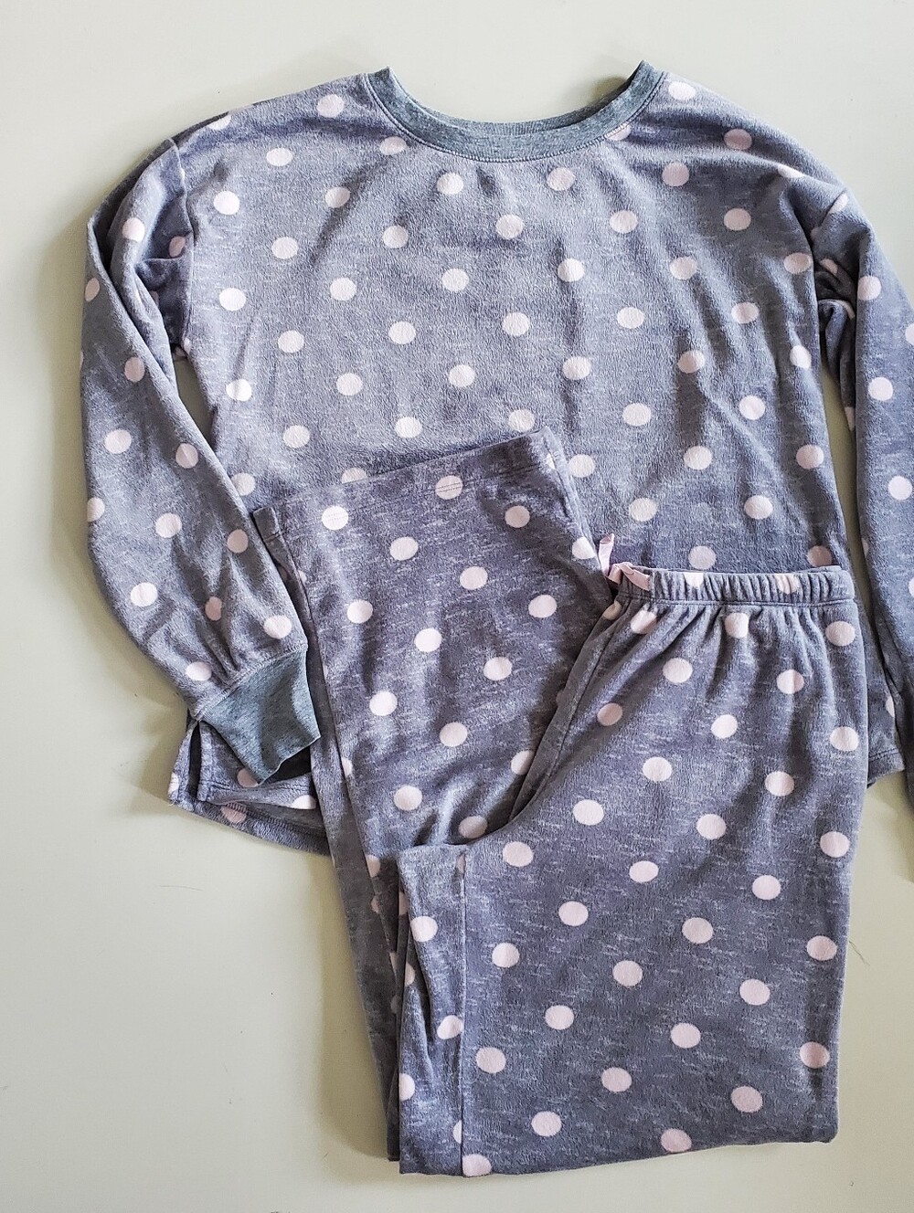 kate spade Gray Long Sleeve Plush Grey And Ponl Polka Dot Pajama Set